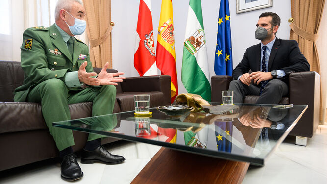 El nuevo jefe de la Legión ya conoce al alcalde de Almería y al presidente de Diputación