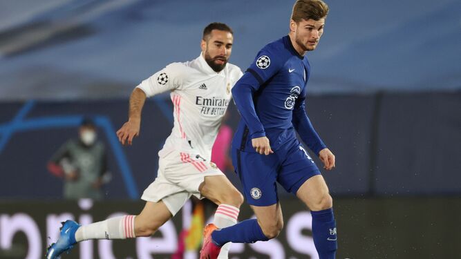 Carvajal ante Werner en el partido del Madrid contra el Chelsea