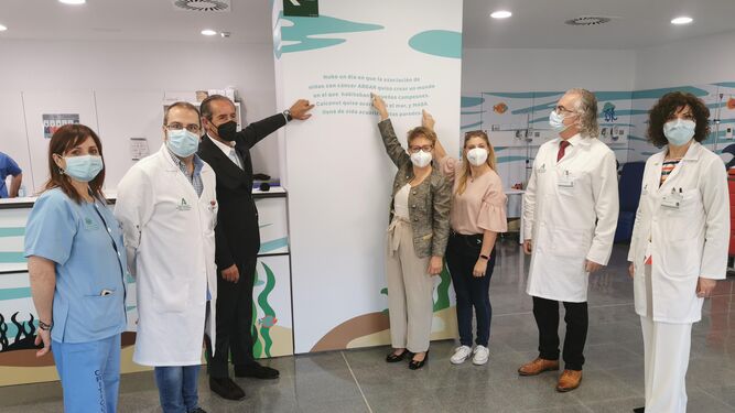 El Hospital de Día Oncológico del Materno Infantil Torrecárdenas inaugura su decoración marina