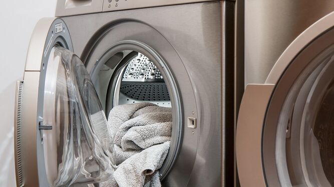 OCU estima que se usan entre 15 y 20 productos para la limpieza del hogar