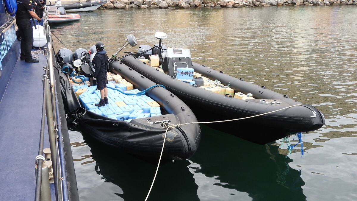 Dos embarcaciones intervenidas por Vigilancia Aduanera después de que colisionasen entre sí intentando escapar.