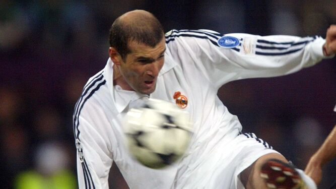 El legendario remate de Zidane que valió la Champions en Glasgow en el año 2002