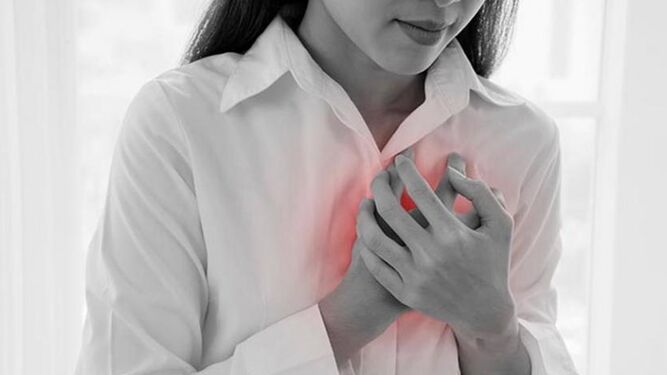 Dolor en el pecho, ritmo cardíaco irregular, falta de aliento, debilidad... No es un infarto, es el síndrome del corazón roto
