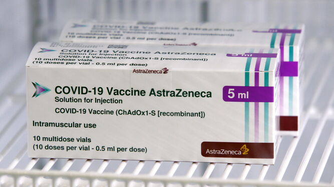 Dos cajas de la vacuna de Astrazeneca.
