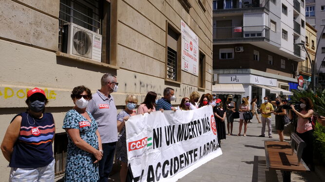 Movilización de esta mañana contra la siniestralidad laboral en Almería.