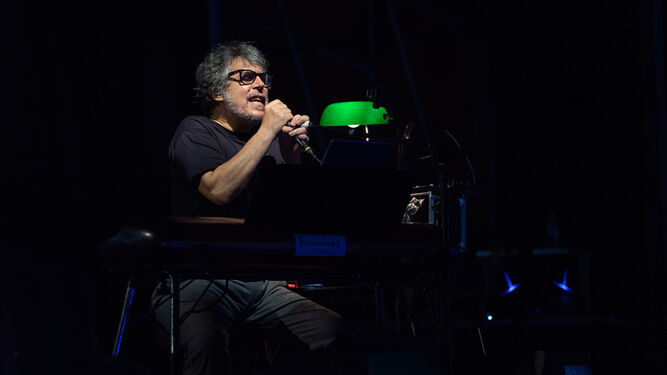 Iván Ferreiro durante su concierto en Almería.