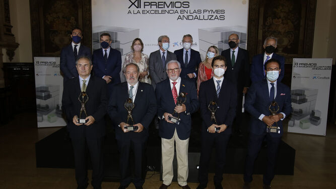 Foto de familia de la XII Edición de los Premios a la Excelencia en las Pymes Andaluzas