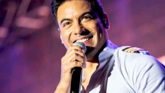 Carlos Rivera durante el concierto ofrecido el sábado en Almería.