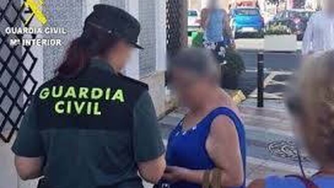 La Guardia Civil esclarece cuatro robos ocurridos en una semana en Roquetas de Mar y detiene a sus dos autores