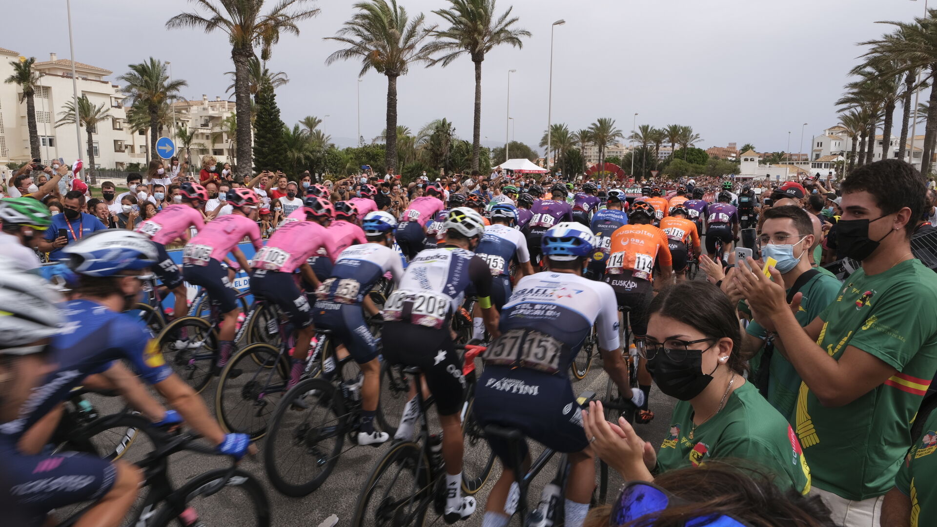 Fotogaler&iacute;a salida Vuelta Ciclista a Espa&ntilde;a. Roquetas de Mar