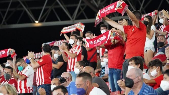 Todos los abonados del Almería podrán acudir al partido del sábado