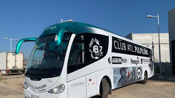 El nuevo autobús del Atlético Pulpileño