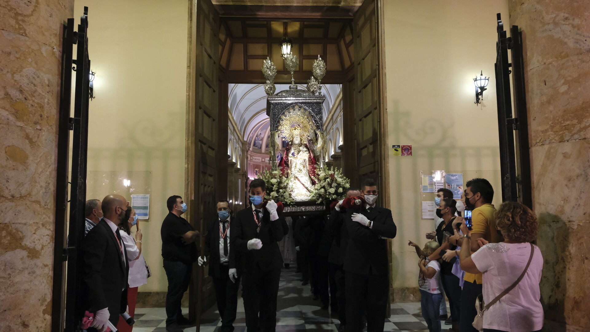 Fotogaler&iacute;a Procesi&oacute;n Virgen de G&aacute;dor Coronada. Berja.