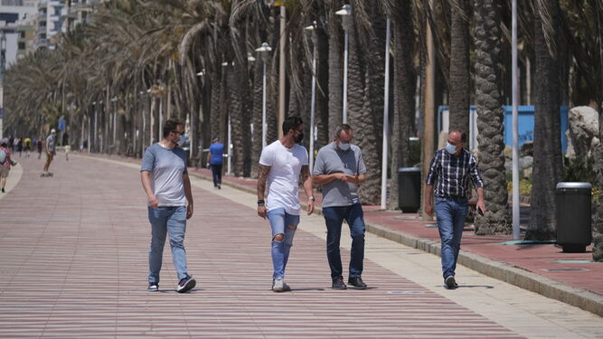 Los contagios siguen bajando en Almería y están casi en niveles de finales de junio.