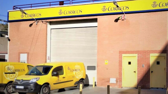 Correos asegura que no habrá despidos en el centro logístico de Almería
