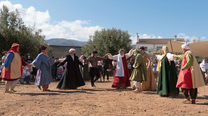 Una exhibición de bailes del siglo XVI centraron la jornada del domingo.