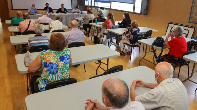 Reunión del Consejo Local de Mayores, celebrada ayer en El Ejido.