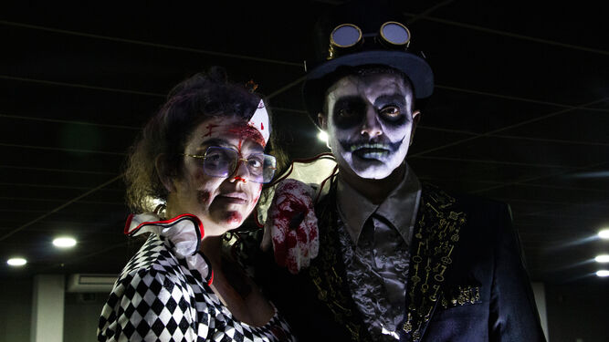 Zombis, espíritus y otros seres terroríficos invadieron el Teatro Regio de Vera por Halloween