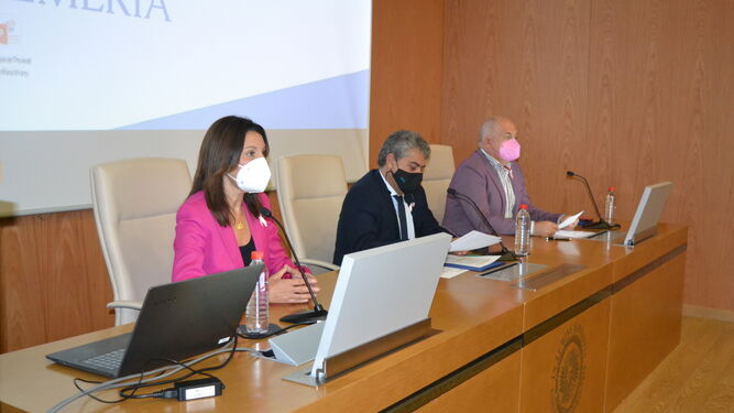 La AECC en Almería y la UAL firman un nuevo convenio.