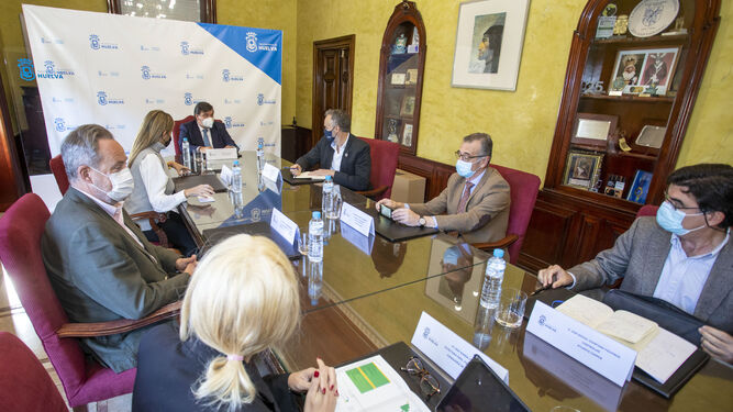 Reunión entre el Ayuntamiento de Huelva y Atlantic Copper.