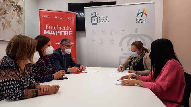 Convenio entre Huércal y Asperger Almería para prácticas formativas en el Ayuntamiento