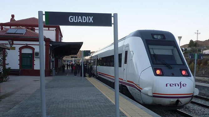 Mitma adjudica la redacción del estudio informativo del corredor ferroviario Lorca-Guadix