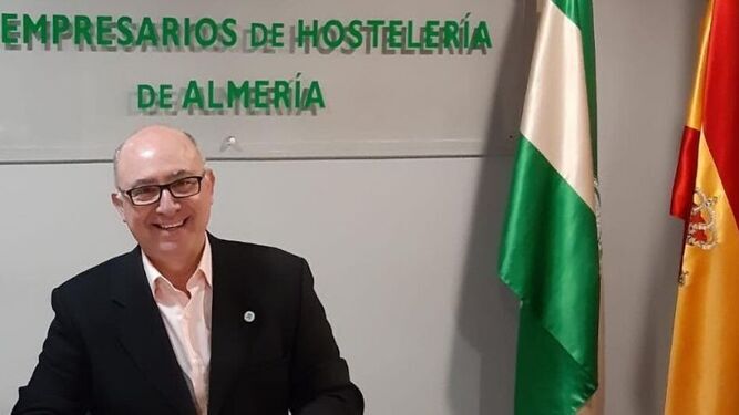 Diego García, expresidente de los hosteleros de Almería.