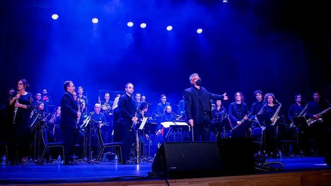 La Banda Sinfónica emociona y llena de música y público el CAE de la Villa de Níjar