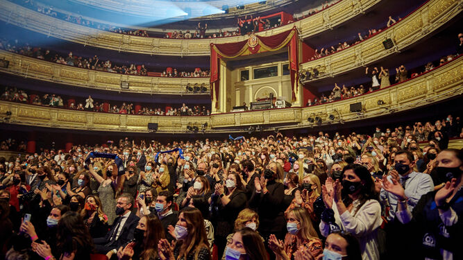 Público asistente al concierto de David Bisbal en el Teatro Real de Madrid.