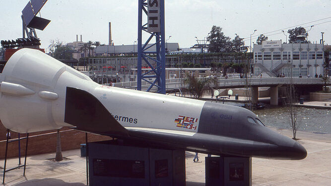 Maqueta a tamaño real del transbordador Hermes en la Expo Universal de Sevilla de 1992