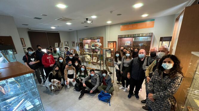 Alumnos de Bachillerato del IES Alto Almanzora se adentran en el Museo Veterinario de Almería