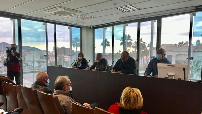 El sector pesquero andaluz de arrastre, con Facope y Faape, se reunió el sábado en Motril (Granada) para analizar el pasado Consejo de Ministros de Pesca de la UE