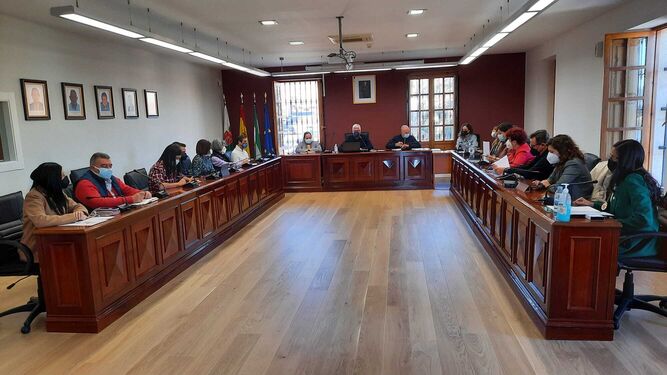 Momento del pleno celebrado en el Ayuntamiento de Huércal de Almería.