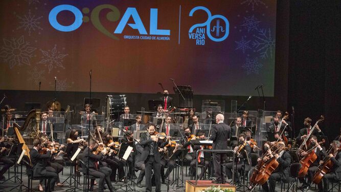La OCAL dirigida por Michael Thomas y Jesús Reina como solista al violín.