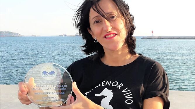 Ana López Aguilar ha sido la ganadora del certamen en la categoría de narrativa.