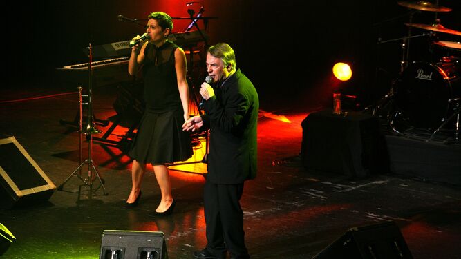 Adamo durante su concierto en el Teatro Auditorio.