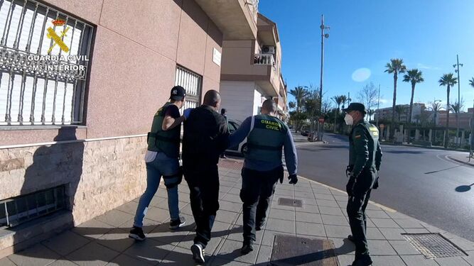 A prisión en Roquetas acusado de al menos cuatro robos con violencia y lesiones