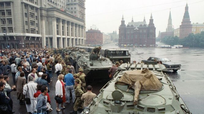 Tanques en Moscú durante el golpe de 1991.