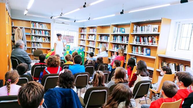 El programa “Donde viven los libros” llega este sábado a la biblioteca de Campohermoso, de Níjar