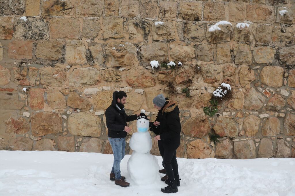 Jerusal&eacute;n, cubierta de nieve tras el paso del temporal 'Elpida'