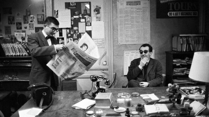 Chabrol y Godard en la redacción de los 'Cahiers du cinéma' a la que también perteneció Delahaye.