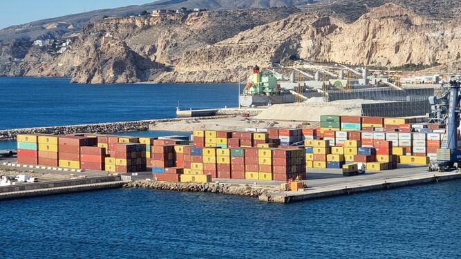 Terminal de contenedores del puerto de Almería
