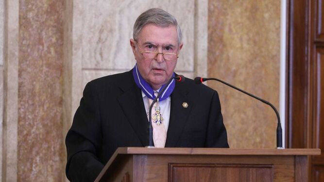 Fernando Brea recibe la Encomienda del Mérito Civil por su dedicación como servidor público