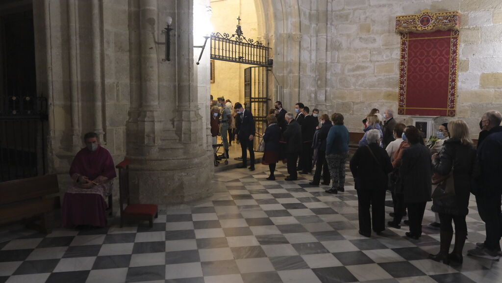 Fotogaler&iacute;a del besapi&eacute;s de Jes&uacute;s Cautivo de Medinaceli. Catedral de Almer&iacute;a.