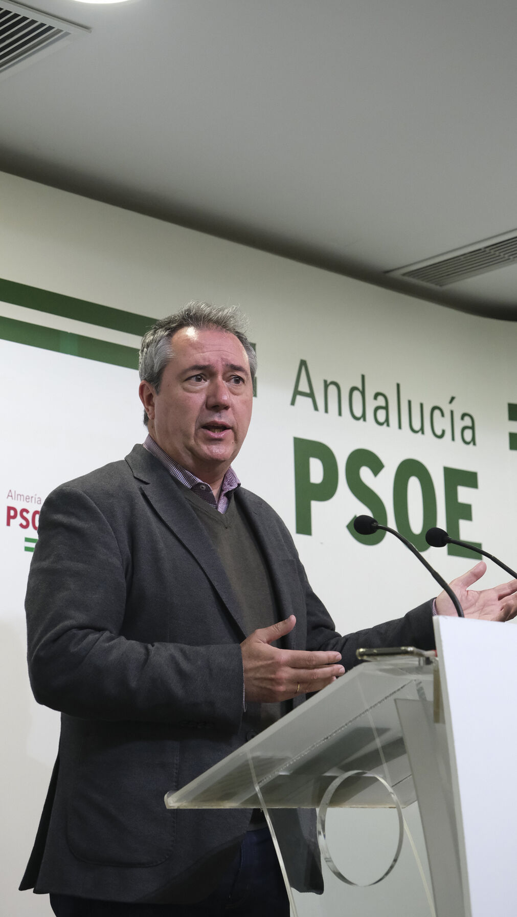 Im&aacute;genes de la visita del Secretario General del PSOE-A, Juan Espadas, a Almer&iacute;a.