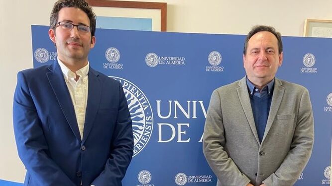 El gerente de la FBA y Juan García, Vicerrectorado de Postgrado, Empleabilidad y Relaciones con Empresas e Instituciones, de la UAL