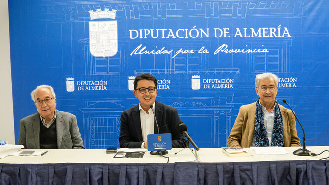 Andrés Martínez Lorca con Manuel Guzmán y Juan Gavilán.