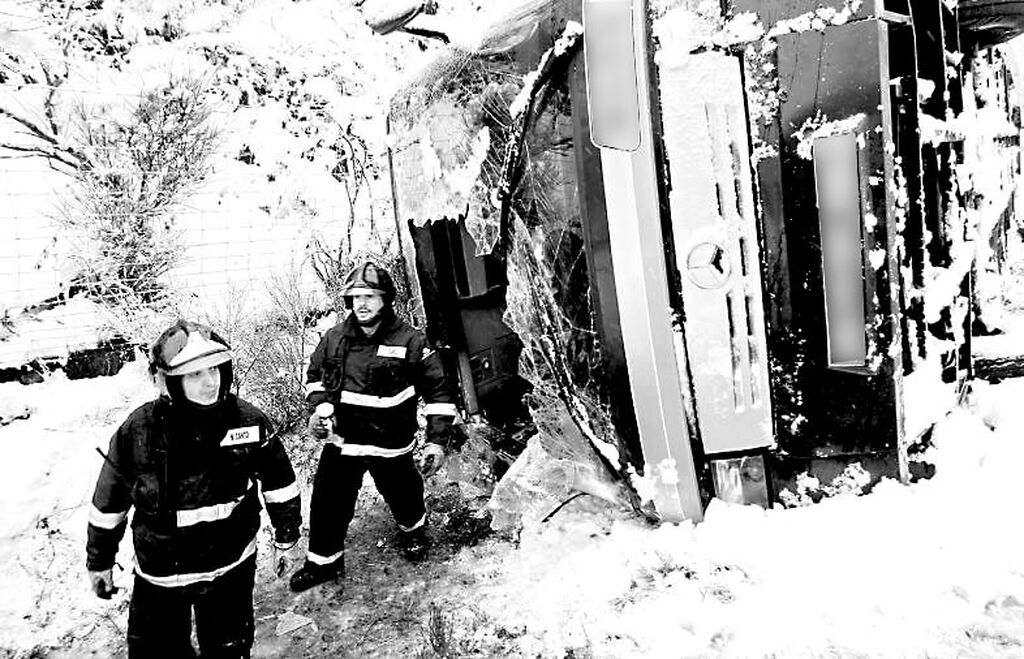A&Ntilde;O 1981 | Once vecinos de Adra mueren en un accidente de autob&uacute;s en Jumilla.