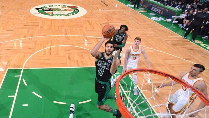 Dinwiddie tritura a Nets, Celtics tumban a Warriors, y Lakers siguen hundidos