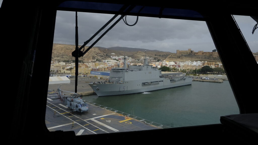 Fotogaler&iacute;a de la visita al portaaviones Juan Carlos I. Puerto de Almer&iacute;a.